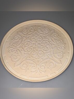 Source Unknown Beige Decorative Round Trivet/Placemat metal
